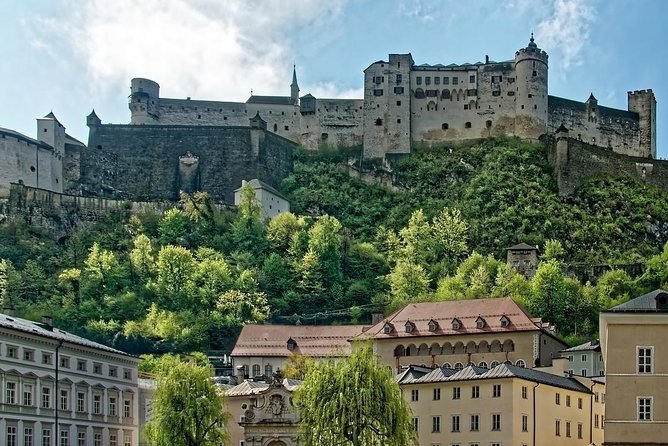 Transfer from Budapest to Salzburg: Private daytrip with 2 hours for sightseeing - Choosing between six possible stops