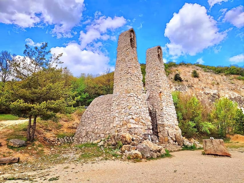 Walk to recent and aged spiritual sanctuaries near Budapest - Understanding Hungary through language, faith, and national identity