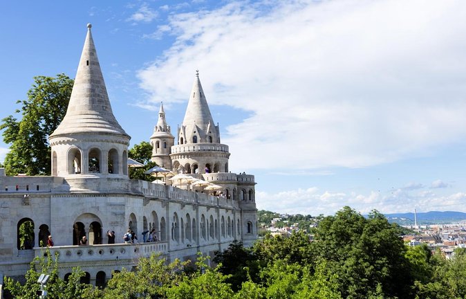 Walking tour in the Buda Castle incl. Fisherman's Bastion - St. Stephen and the legends around Fisherman’s Bastion