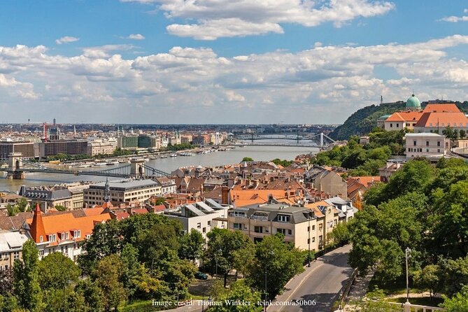 Welcome to Budapest: Private Guided Walking Tour - Parliament and Kossuth Lajos Square