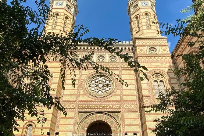 Welcome to Budapest: Private Guided Walking Tour - St. Stephen’s Basilica from the outside